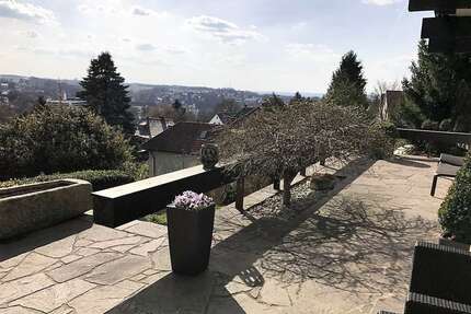 Haus zum Mieten in Landshut 2.500,00 € 235 m²