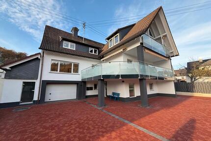 Exklusive 120 qm Wohnung - 1.400,00&nbsp;EUR Kaltmiete, ca.&nbsp; 120,00&nbsp;m&sup2; in Netphen (PLZ: 57250)
