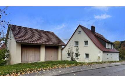 Ehemaliges Bauernhaus mit Doppelgarage in ruhiger Lage - Kreßberg Marktlustenau