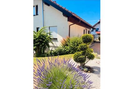 Traumhafte Wohnung mit großem Garten - Aichhalden