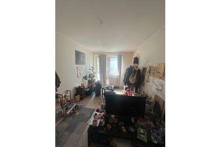 1 Zimmer in einer 4er Wg !!! nur Frauen !!! - Frankfurt am Main Sachsenhausen Süd