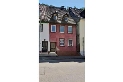 Doppelhaushälfte Haus - 169.000,00&nbsp;EUR Kaufpreis, ca.&nbsp; 95,00&nbsp;m&sup2; in Geislingen an der Steige (PLZ: 73312)