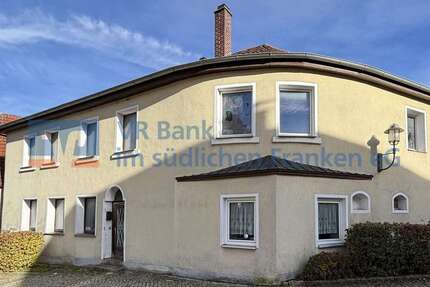 Haus zum Kaufen in Dürrwangen 105.000,00 € 217 m²