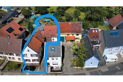kleines Haus mit Nebengebäuden und viel Potential - Stromberg