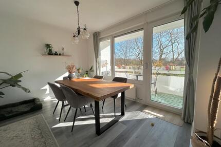 *Attraktive 3-Zimmer-Wohnung mit TG-Stellplatz, Loggia und Balkon* - Köln Rodenkirchen