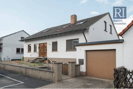 Zweifamilienhaus mit Potenzial - 389.000,00&nbsp;EUR Kaufpreis, ca.&nbsp; 191,00&nbsp;m&sup2;&nbsp;Wohnfl&auml;che in Schwarzach am Main (PLZ: 97359) Stadtschwarzach