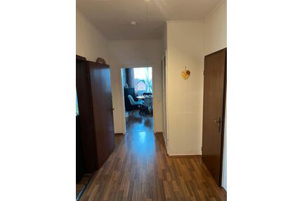 Schönne Helle 3 Zimmer Wohnung mit Balkon und Einbau zu vermieten - Bad Eilsen