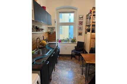 Möblierte 2-Zimmer-Altbauwohnung, ca. 70 m2 mit Balkon - Berlin Pankow