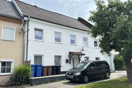 Haus zum Kaufen in Winzer 275.000,00 € 220 m²