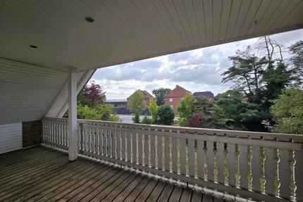 Großzügige Vier-Zimmer-Wohnung mit Loggia - Uetze