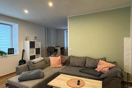 Wohnung in ruhiger Lage - 280,00&nbsp;EUR Kaltmiete, ca.&nbsp; 53,00&nbsp;m&sup2; in Lauter-Bernsbach (PLZ: 08315)