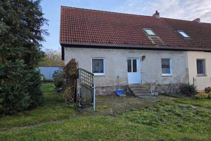 LÄNDLICHE KLEINE DOPPELHAUSHÄLFTE AUF SCHÖNEM GRUNDSTÜCK - Daberkow Wietzow