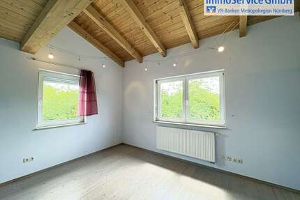 Haus zum Kaufen in Erlangen Büchenbach 589.000,00 € 118.5 m² - Erlangen / Büchenbach