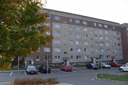 3-R-Wohnung mit Balkon - 275,00&nbsp;EUR Kaltmiete, ca.&nbsp; 54,90&nbsp;m&sup2;&nbsp;Wohnfl&auml;che in Hainichen (PLZ: 09661)