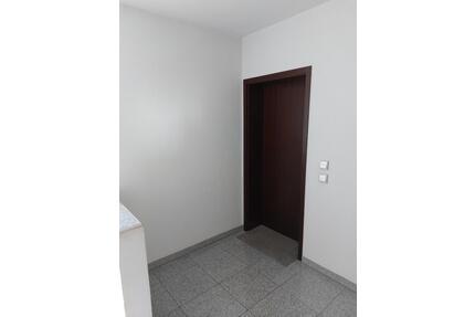 2 12 Zi.-Wohnung - 580,00&nbsp;EUR Kaltmiete, ca.&nbsp; 90,00&nbsp;m&sup2; in Kulmbach (PLZ: 95326) Blaich