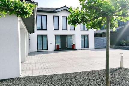 Haus zum Kaufen in Mönchengladbach 1.199.000,00 € 226 m²