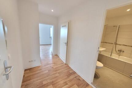 Helle 4-Raumwohnung mit EBK - 465,00&nbsp;EUR Kaltmiete, ca.&nbsp; 60,00&nbsp;m&sup2; in Halle (Saale) (PLZ: 06132) Silberhöhe