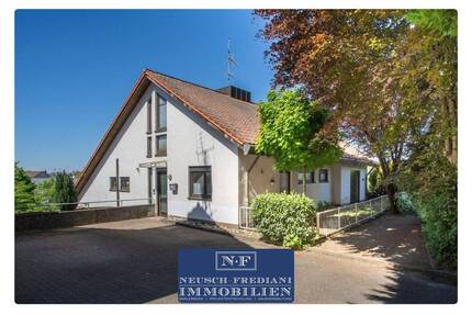 Eine Maisonette-Wohnung die sich anfühlt wie ein eigenes Haus mit Top Aussicht, auf 2 Etagen, 3 Stellplätzen, 1 Garagen und 3 Kellerräumen - Lahr