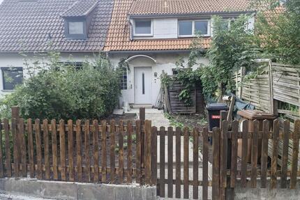Haus zu vermieten - 1.350,00&nbsp;EUR Kaltmiete, ca.&nbsp; 80,00&nbsp;m&sup2; in Stuttgart (PLZ: 70437) Mühlhausen
