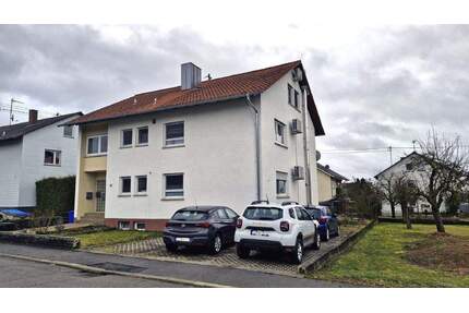 Dreifamilienhaus mit Garten, Garage und drei Stellplätzen - Werbach