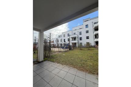 Erdgeschosswohnung mit 3 Zimmern, großer Terrasse, 2 Bädern und Einbauküche - Berlin Treptow-Köpenick