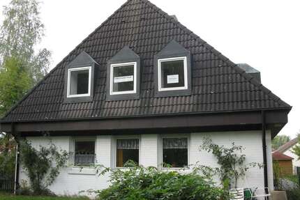 Haus zum Kaufen in Celle 320.000,00 € 260 m²