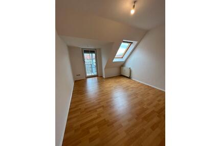 Schöne & helle 1 ZKB Dachgeschoss in Worms-Herrnsheim !