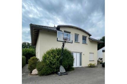 TEILUNGSVERSTEIGERUNG 06.10.26 Einfamilenhaus in Scharmbeckstotel - Osterholz-Scharmbeck
