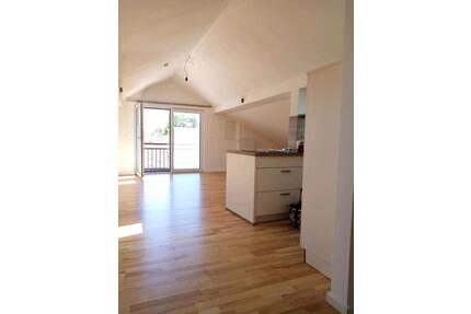 Sehr schöne DG-Wohnung in 94439 Roßbach