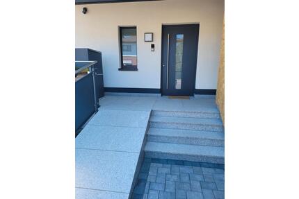 Neue 4,5 Zimmer Wohnung mit EBK, Garage und großem Balkon - Birstein