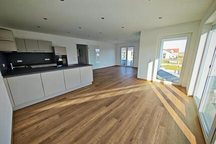 NEUBAUKfW 40-Exklusive 3-Zimmer-Wohnung mit Südostbalkon und 2 Carports in einem 4-Familienhaus - Berkheim