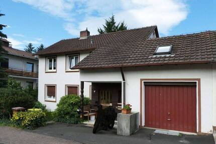 AUMÜLLER-Immobilien - Freundliches Dreifamilienhaus mit Garage in direkter Nähe zum Kurpark - Bad Orb