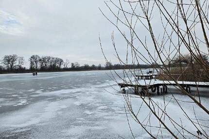TRAUMHAFTES REETGEDECKTES BOOTSHAUS AM SEE - IM NATURPARK MECKLENBURGER SCHWEIZ UND KUMMEROWER SEE - Teterow