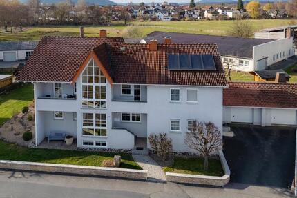 Großzügiges Zweifamilienhaus in Mitwitz