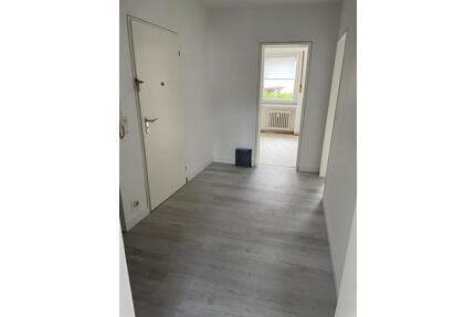 Zwei Zimmer Wohnung mit Balkon in zentraler Lage Erdgeschoss - Bad Pyrmont