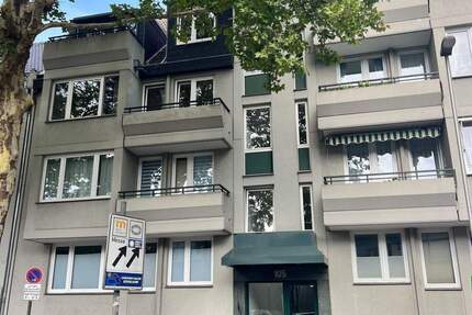 Helle, großzügig geschnittene 3 Zimmer City-Wohnung mit zwei Balkonen - Düsseldorf Golzheim
