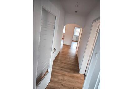 4 Zimmer Mietwohnung RENOVIERT-EBK-BALKON-80m² - Regen