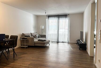 Moderne 2-Zi.-Wohnung mit Einbauküche, Balkon, zwei Stellplätzen - Villingen-Schwenningen Kopsbühl