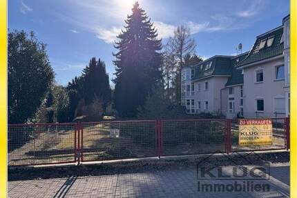 Hohen Neuendorf! Baugrundstück (mit kleinem Abrisshaus) in gefragter Südlage mitten im Ortszentrum