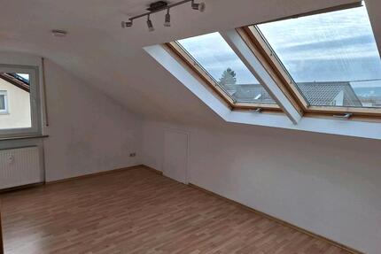Helle 55m² DG-Wohnung in Ditzingen Kernstadt - ab 15.10. frei