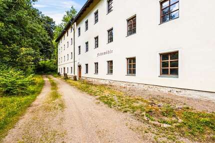 Haus zum Kaufen in Brennberg 469.000,00 € 580 m²