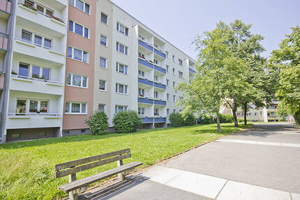 In der Herrichtung! 2-Raumwohnung mit Balkon in schöner Lage! - Halle (Saale) Südstadt