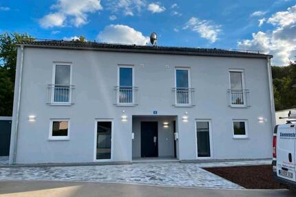 130m2 Doppelhaushälfte mit 5-Zimmern in LohstadtKelheim + Garten