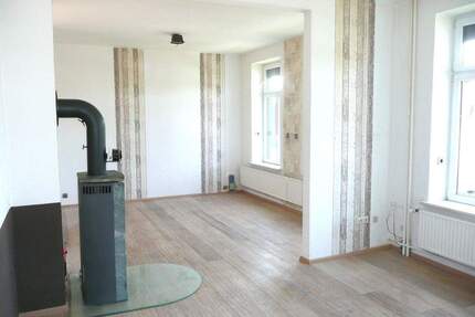 25355 Barmstedt FREI ! optimal für handwerklich begabte Großfamilie 2 Eingangstüren , 2 Wohnungen , ca. 192 qm Wfl. auf ca. 642 qm Grundstück !