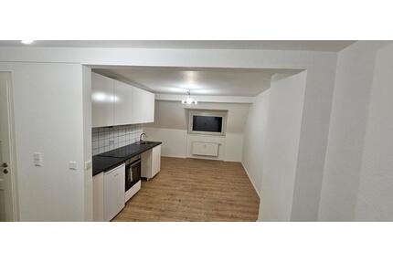 Geräumige, neuwertige 2,5 Zimmer Wohnung in Düsseldorf-Eller