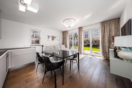 Barrierefreie Neubau-Wohnung mit 2 Terrassen, privatem großzügigem Garten & hochwertiger Einbauküche - Berlin Lankwitz