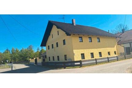 Sehr schönes, renoviertes Bauernhaus Sacherl mit gr. Schuppen - Bad Füssing