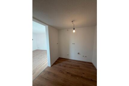 Helle 1ZKB mit separatem Balkon in Schiffweiler