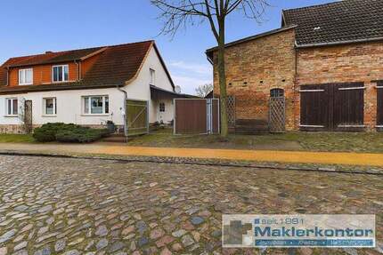 Gemütliche Doppelhaushälfte mit viel Nebengelass - Dargun