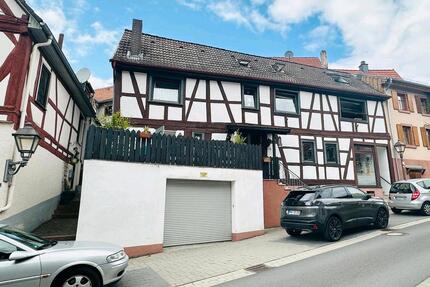 FACHWERKHAUS OHNE DENKMALSCHUTZ MIT 3 EINHEITEN - Nidderau